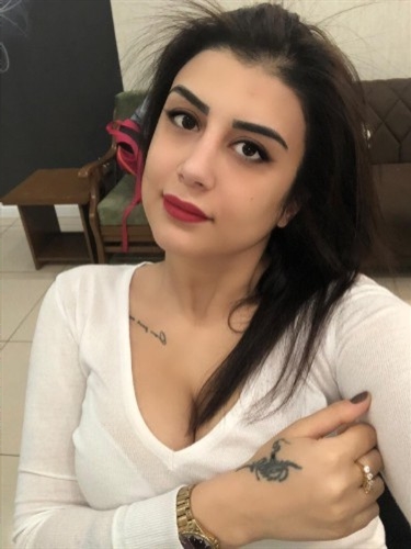 Düşünceli escort Nesro